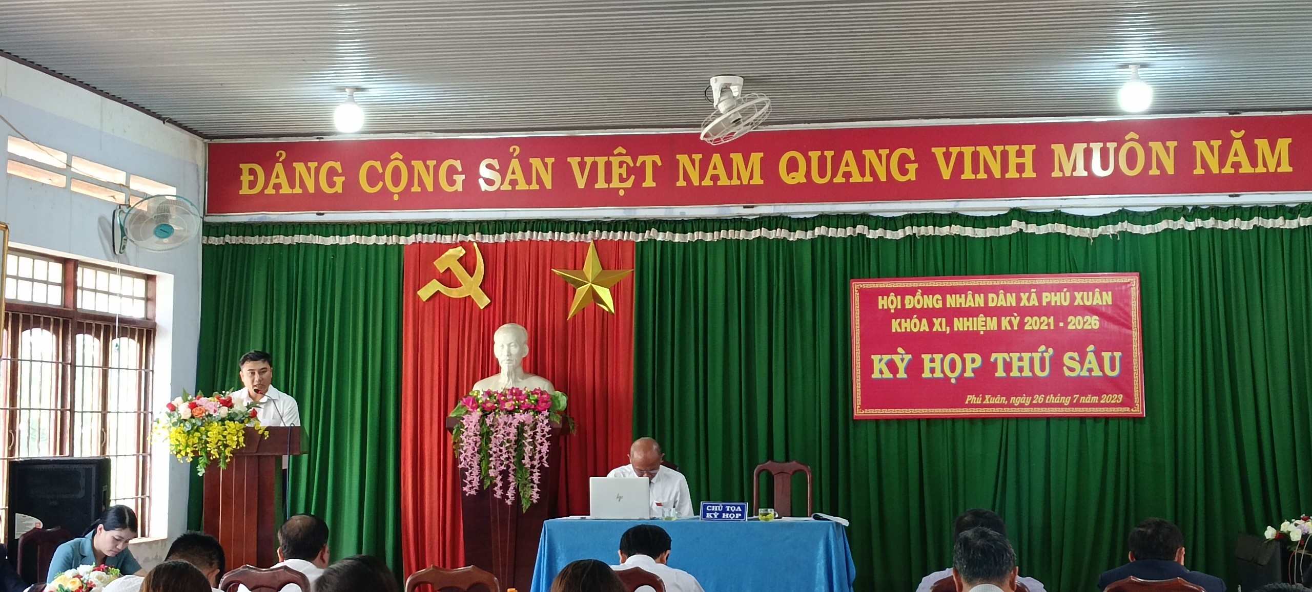 ub giai trinh